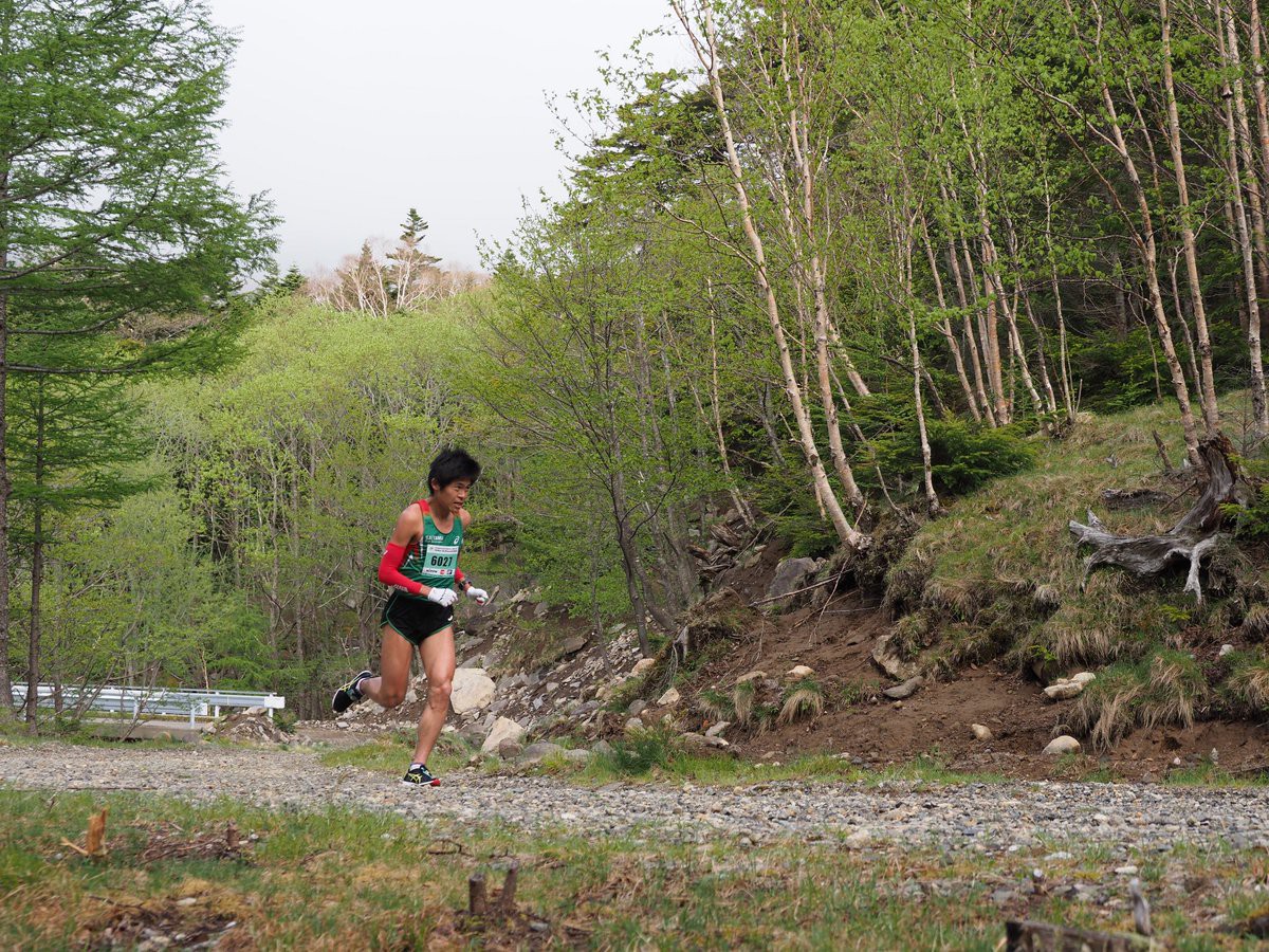 Kawauchi xô đổ kỷ lục 16 năm giải ultra marathon 71km Nhật Bản - Ảnh 2. Kawauchi xô đổ kỷ lục 16 năm giải ultra marathon 71km Nhật Bản - Ảnh 2.