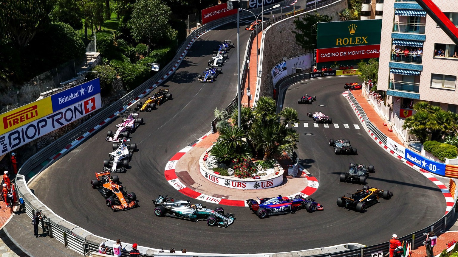 Khởi tranh Monaco GP: Rực lửa đường phố Monte Carlo