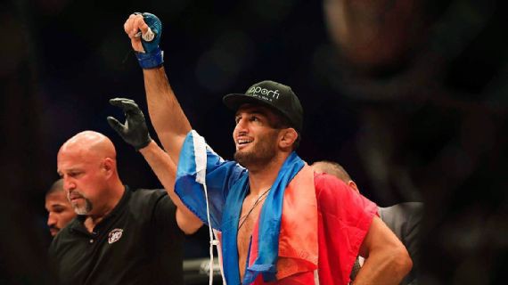 Bellator 200: Gegard Mousasi trở thành nhà vô địch, Michael Page vẫn bất bại với chiến thắng TKO