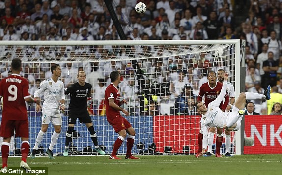 Siêu phẩm của Bale giúp Real Madrid hạ Liverpool, 3 lần liên tiếp vô địch Champions League - Ảnh 4. Siêu phẩm của Bale giúp Real Madrid hạ Liverpool, 3 lần liên tiếp vô địch Champions League - Ảnh 4.