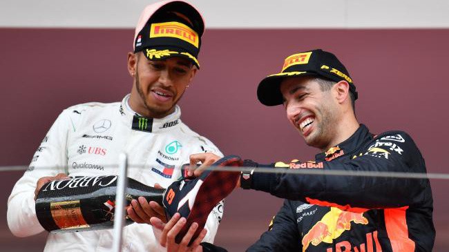 Hamilton sẽ ngăn chặn Ricciardo gia nhập Mercedes?