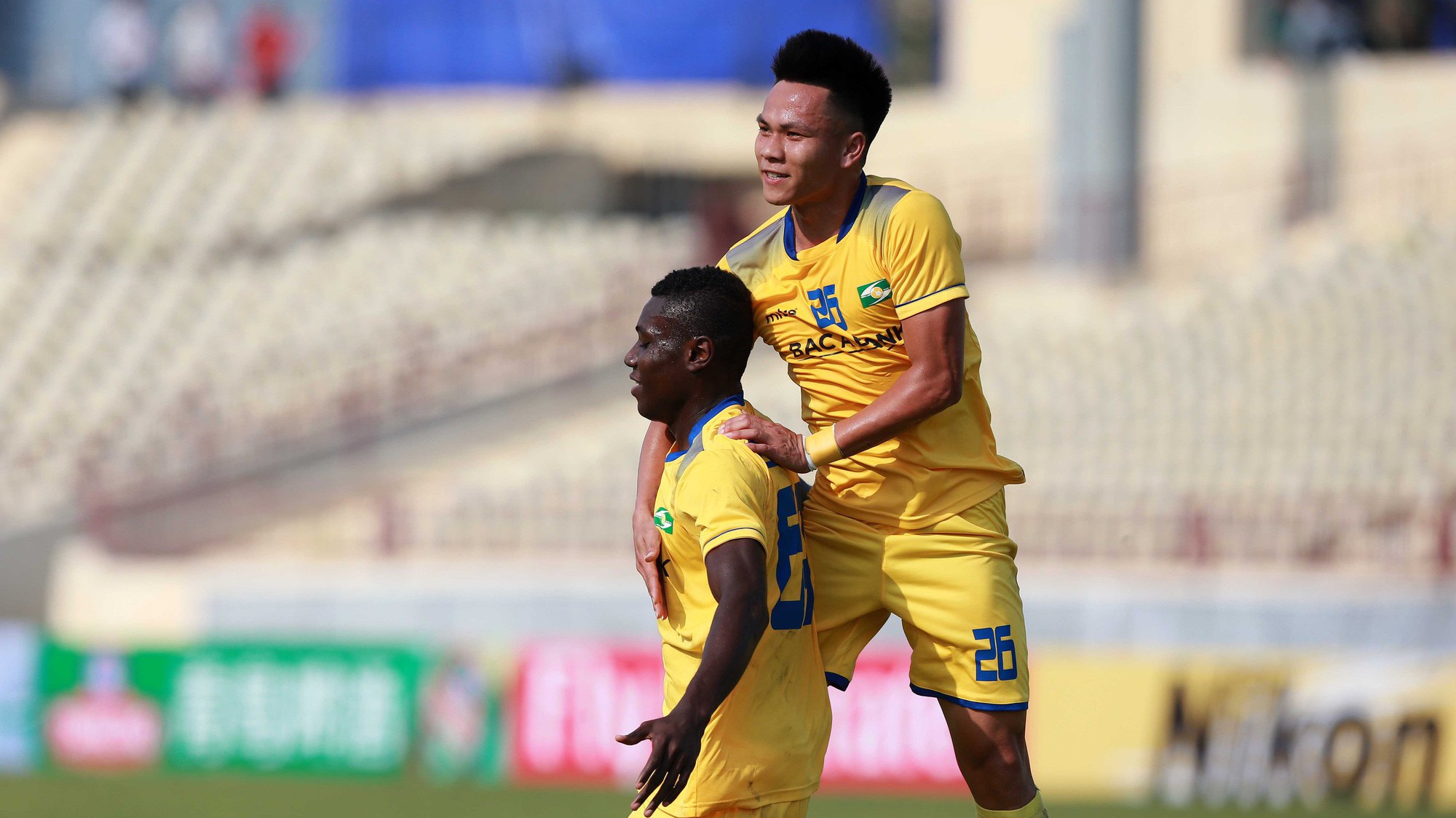 Tại sao SLNA thi đấu tệ ở V.League nhưng thăng hoa ở Cúp quốc gia?