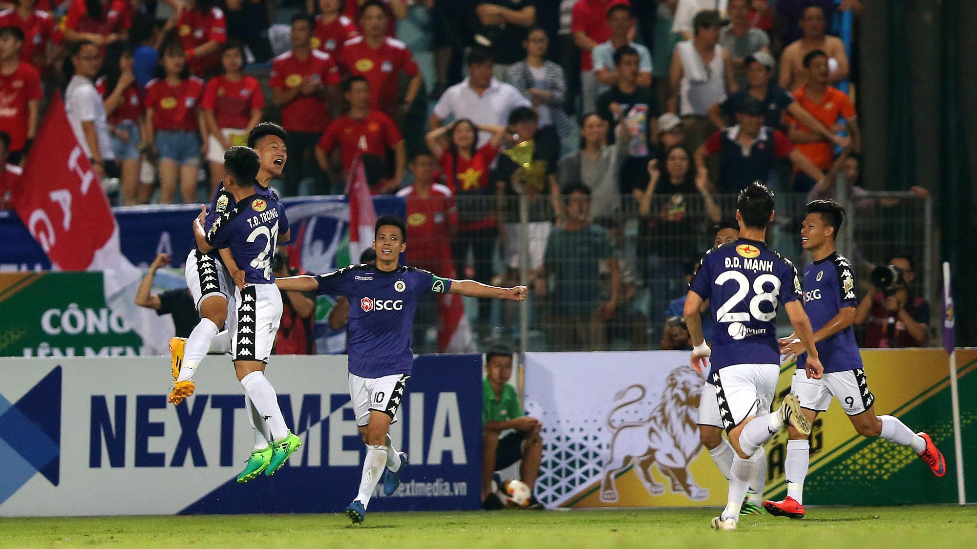 Hà Nội FC phá vỡ kỷ lục tồn tại 14 năm ở lượt đi V.League
