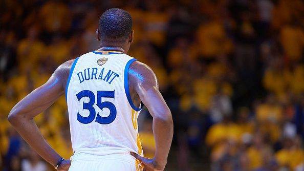 Ngôi sao NBA Kevin Durant lộ ý định về hưu