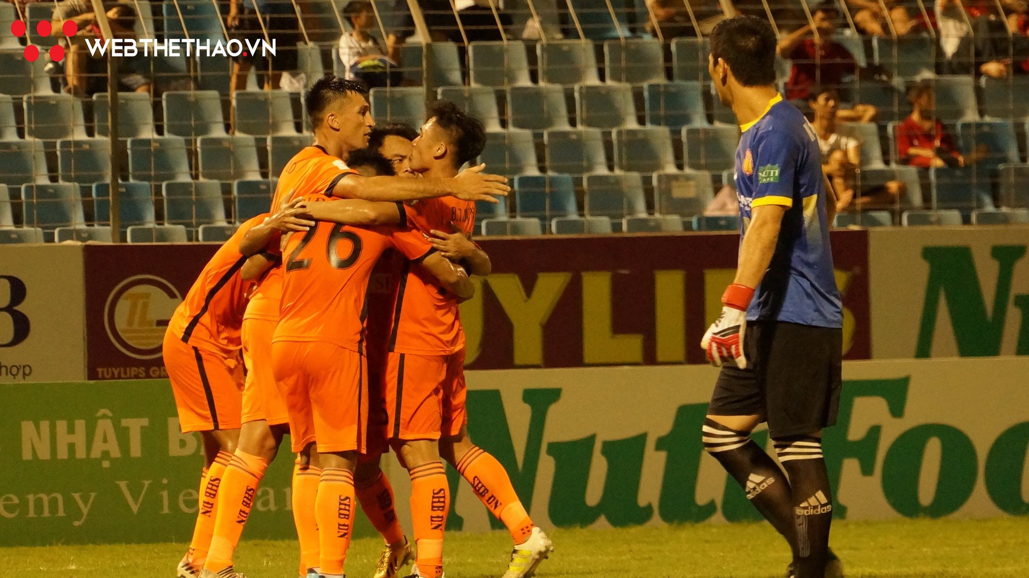 Hàng thủ tệ nhất V.League 2018, nguy cơ rớt hạng của Nam Định rất cao