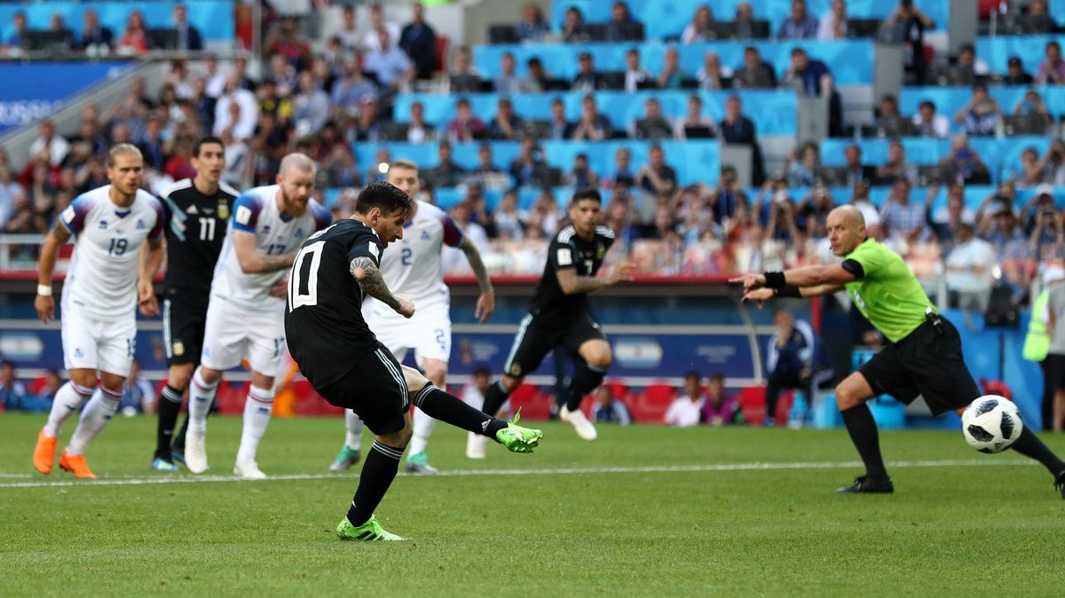 Sút hỏng 11m trước Iceland, vì sao Messi chưa thể vượt qua ám ảnh ở chấm phạt đền?