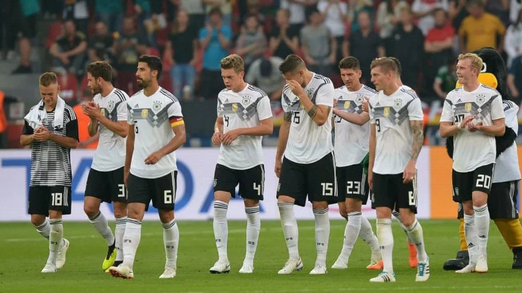 "Lướt phây" mùa World Cup: ĐT Đức phải trả giá vì bỏ rơi Sane?