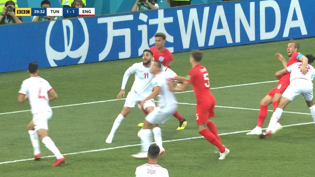 Người Anh “tố” VAR không công bằng, bỏ qua phạt đền cho Harry Kane