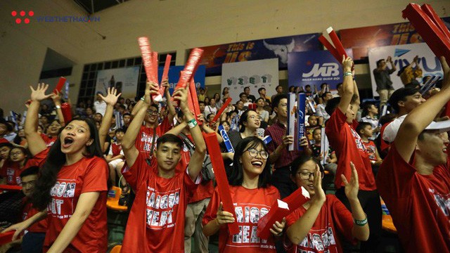 CĐV Saigon Heat tưng bừng mở hội ngay tại "thánh địa" Bách Khoa