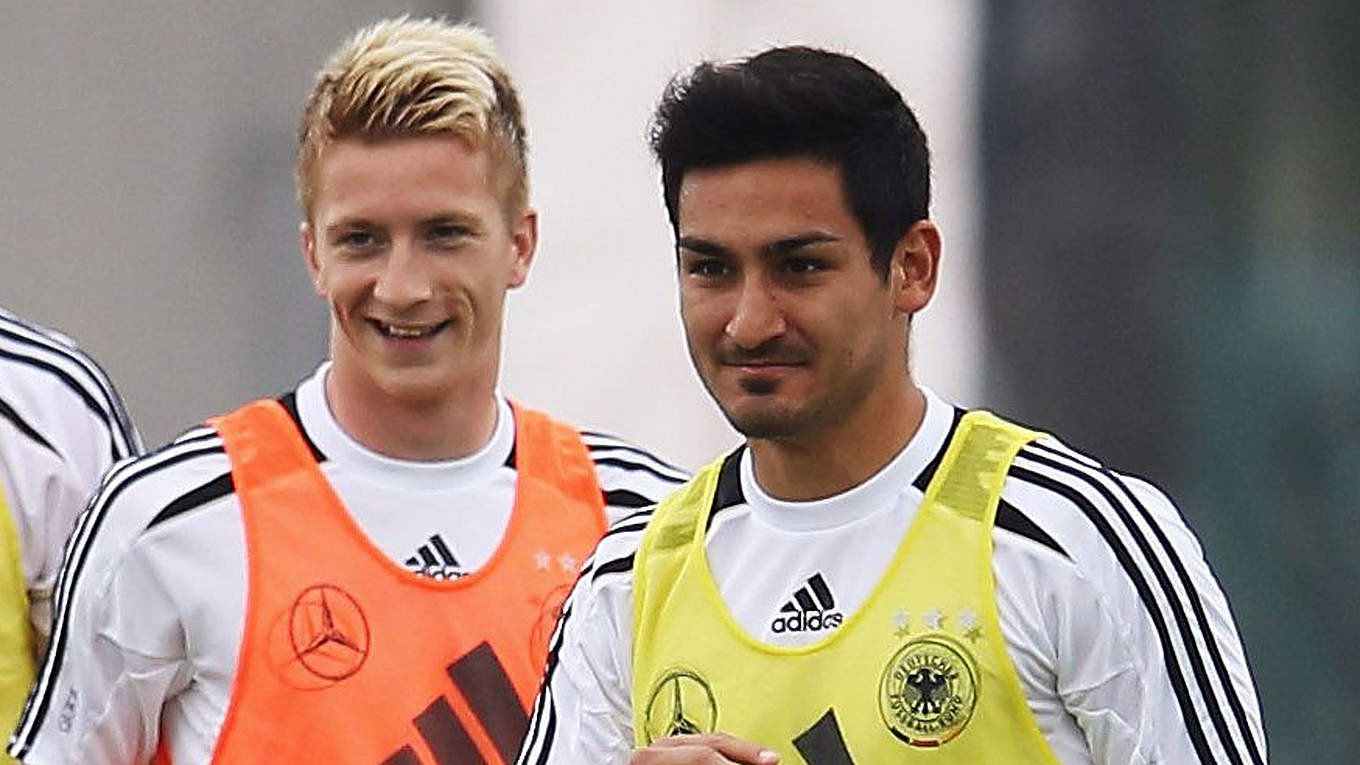 Bóng chưa lăn, HLV Joachim Low tiếp tục nhận gạch đá vì Leroy Sane và Marco Reus - Ảnh 2. Bóng chưa lăn, HLV Joachim Low tiếp tục nhận gạch đá vì Leroy Sane và Marco Reus - Ảnh 2.