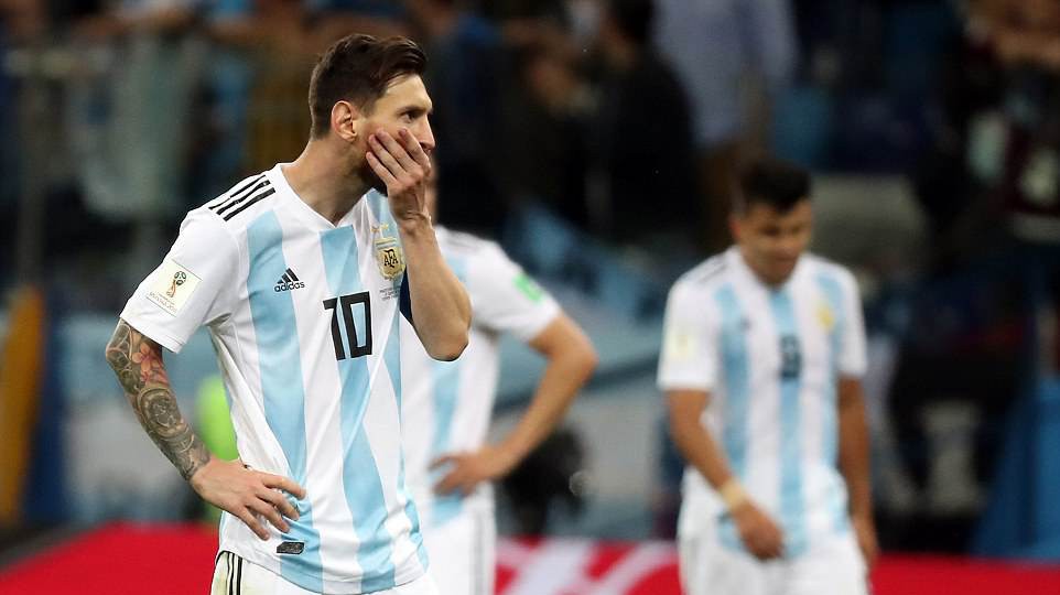 Choáng với thời gian tịt ngòi của Messi ở World Cup và khởi đầu tệ nhất của ĐT Argentina sau 44 năm