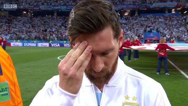 Cái bóp trán, "Messi-trét", và giấc mơ dang dở...