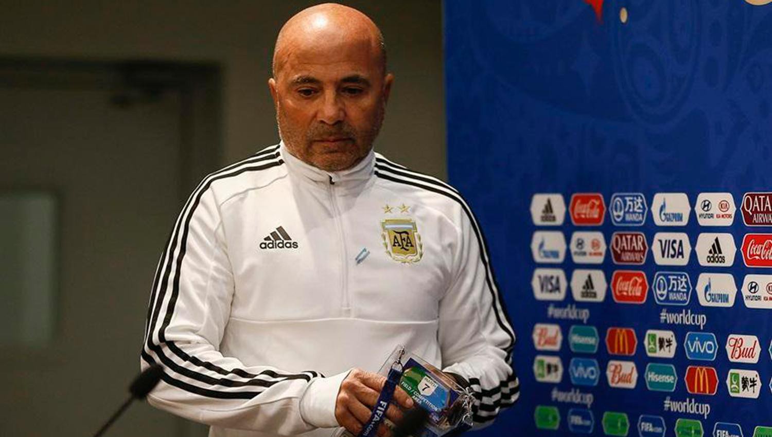 Cầu thủ nổi loạn, ĐT Argentina họp khẩn, Sampaoli trước nguy cơ bay ghế - Ảnh 2. Cầu thủ nổi loạn, ĐT Argentina họp khẩn, Sampaoli trước nguy cơ bay ghế - Ảnh 2.