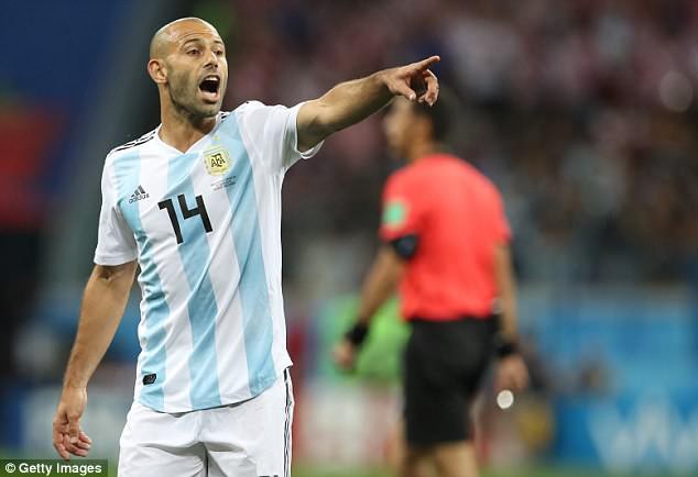 HLV Sampaoli bị tước quyền, Messi và đồng đội tự... xếp đội hình đá với Nigeria - Ảnh 3. HLV Sampaoli bị tước quyền, Messi và đồng đội tự... xếp đội hình đá với Nigeria - Ảnh 3.