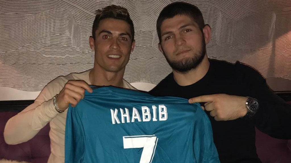 Cristiano Ronaldo và Khabib Nurmagomedov đã trở thành bạn bè như thế nào?