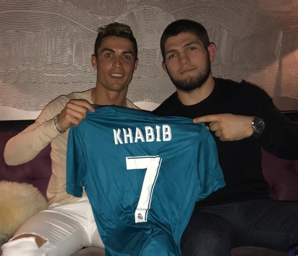 Cristiano Ronaldo và Khabib Nurmagomedov đã trở thành bạn bè như thế nào? - Ảnh 5. Cristiano Ronaldo và Khabib Nurmagomedov đã trở thành bạn bè như thế nào? - Ảnh 5.