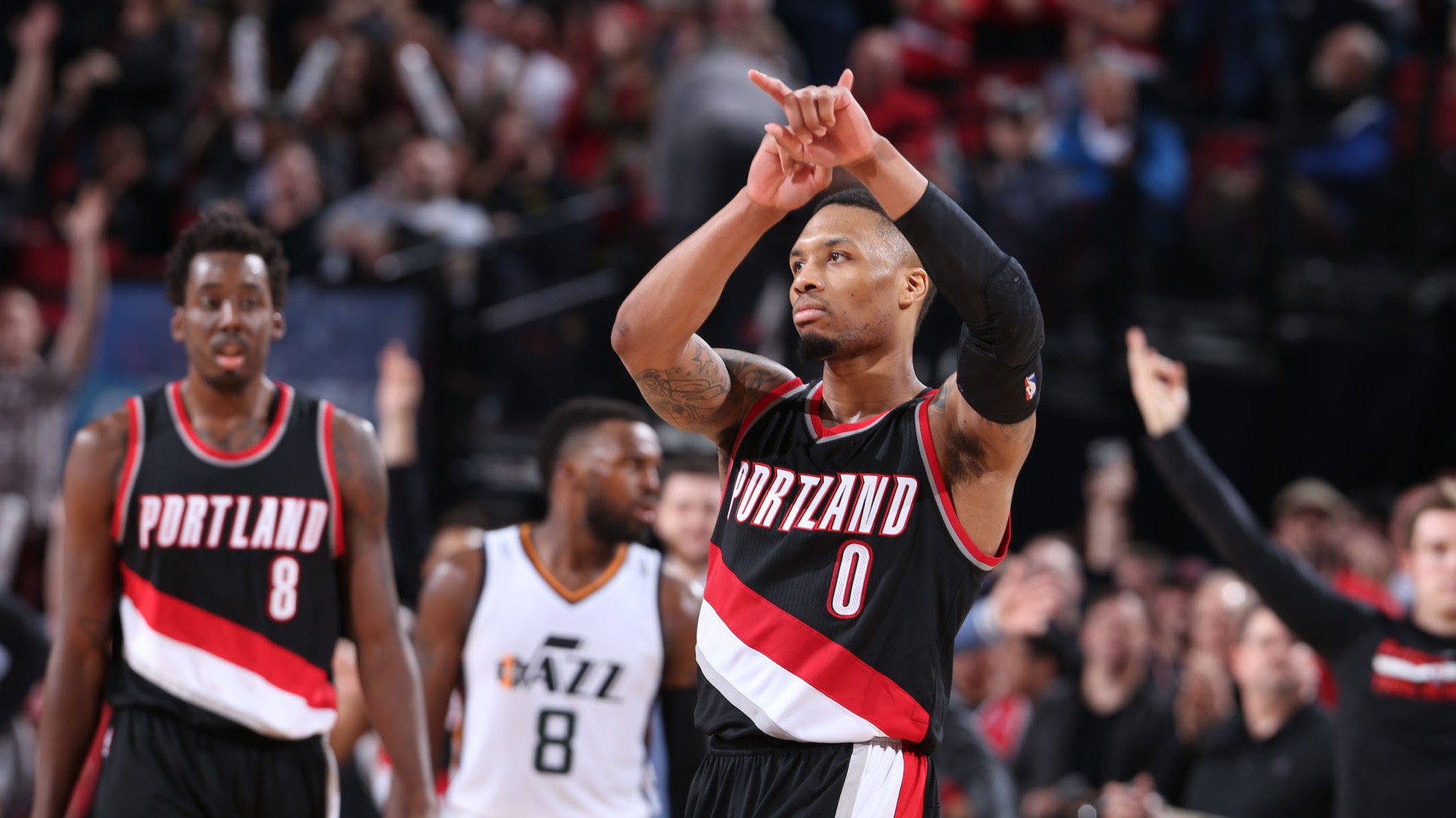 Damian Lillard hóa thiên thần trong ngày lễ trao giải NBA