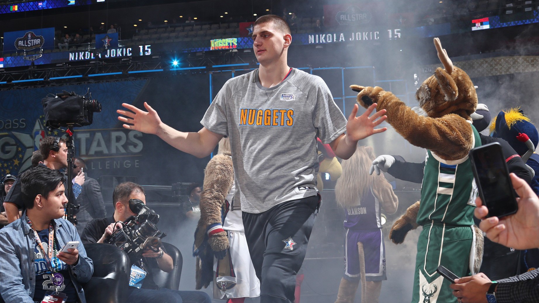 Nuggets trói chân Nikola Jokic bằng hợp đồng nghìn tỷ