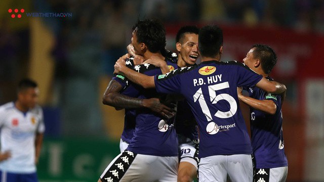 Chùm ảnh: Chiến thắng tranh cãi và đổ máu của Hà Nội FC trước Quảng Nam FC