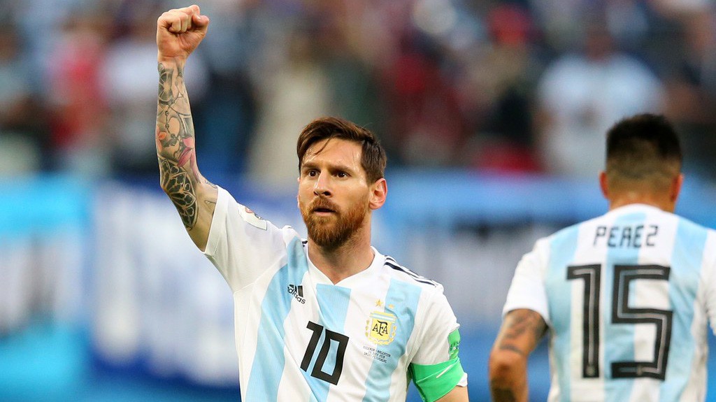 Ghi bàn trước Nigeria, Messi thêm hả hê với thống kê vượt Ronaldo