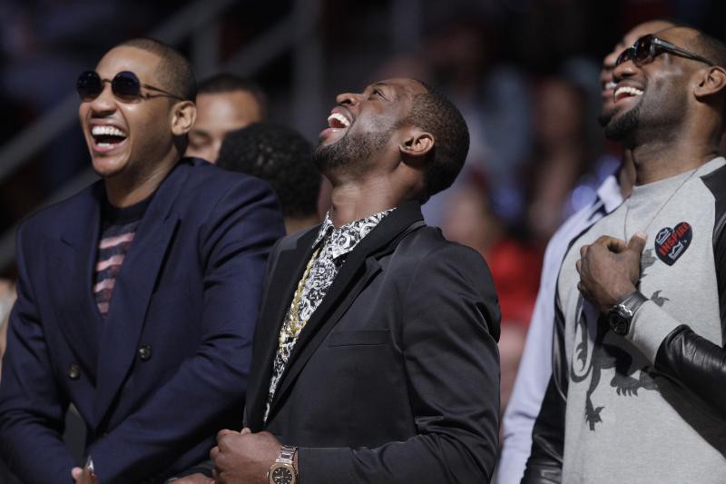 Chết cười với thảm họa thời trang của LeBron James và dàn tân binh kỳ tích năm 2003 - Ảnh 1. Chết cười với thảm họa thời trang của LeBron James và dàn tân binh kỳ tích năm 2003 - Ảnh 1.