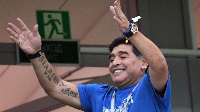 Diego Maradona treo thưởng lớn quyết tìm kẻ phao tin mình chết