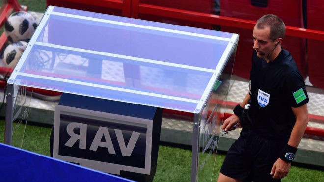 VAR đã thay đổi cục diện các cặp đấu vòng 1/8 World Cup 2018 như thế nào?