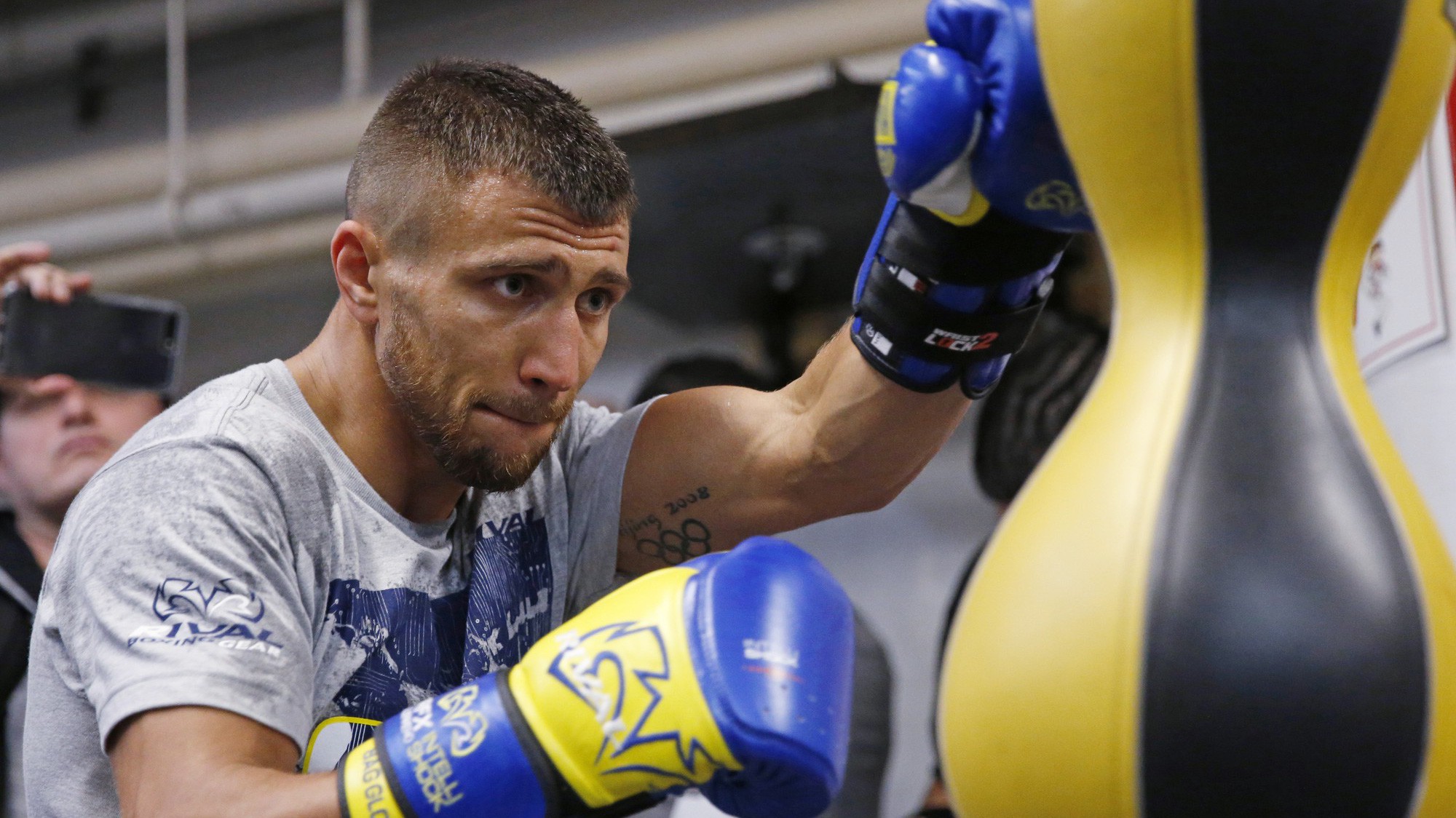 Vasyl Lomachenko từ chối đấu với Mikey Garcia, nhưng sẵn sàng cho trận khác