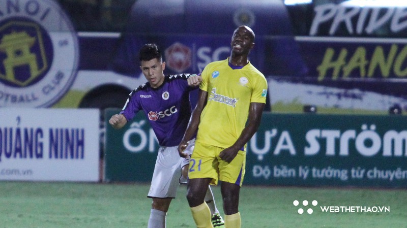 Vắng Văn Quyết vì đau dạ dày, Hà Nội FC mất tiếp trung vệ U23 Việt Nam