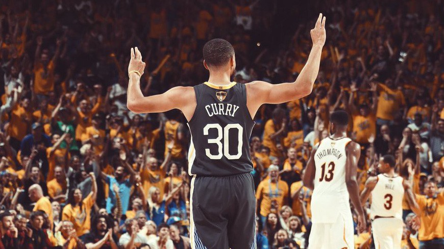 Stephen Curry "nhắm mắt" ném cũng vào thì LeBron James và Cavaliers sao có thể chống đỡ?