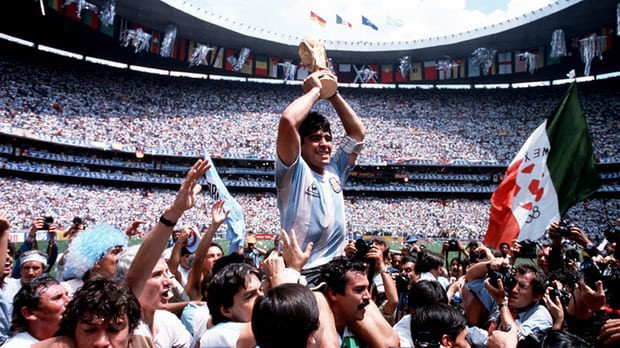 Maradona: "Nếu có VAR tôi đã bị... bắt vì vụ “Bàn tay của Chúa”"!