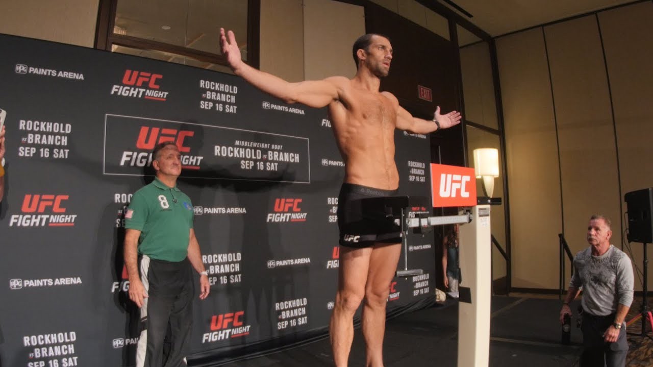 Vì sao UFC sẽ "khai tử" thủ tục weigh-in sớm?