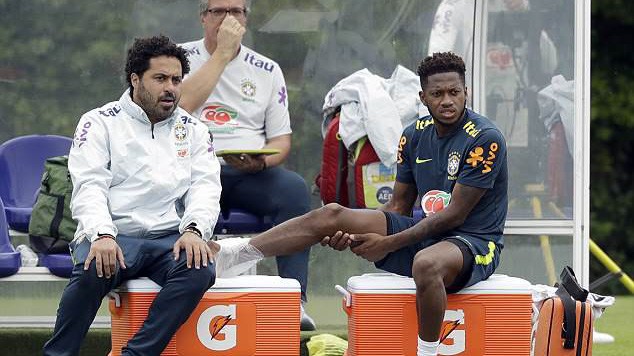 Fred chấn thương khiến ĐT Brazil và Man Utd lo sốt vó