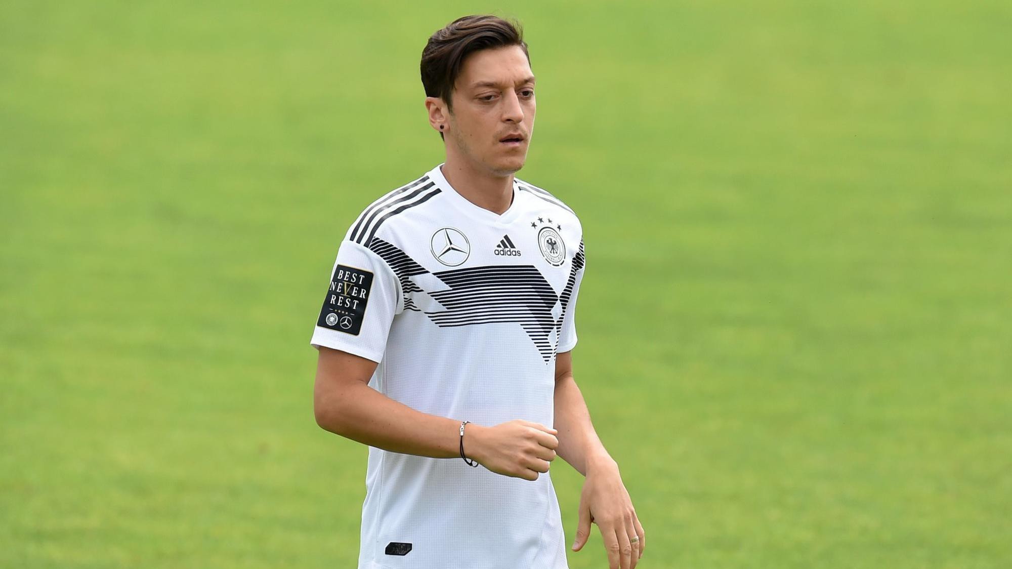 ĐT Đức nín thở vì Mesut Ozil tiếp tục nghỉ tập và nghỉ ngắn ngày