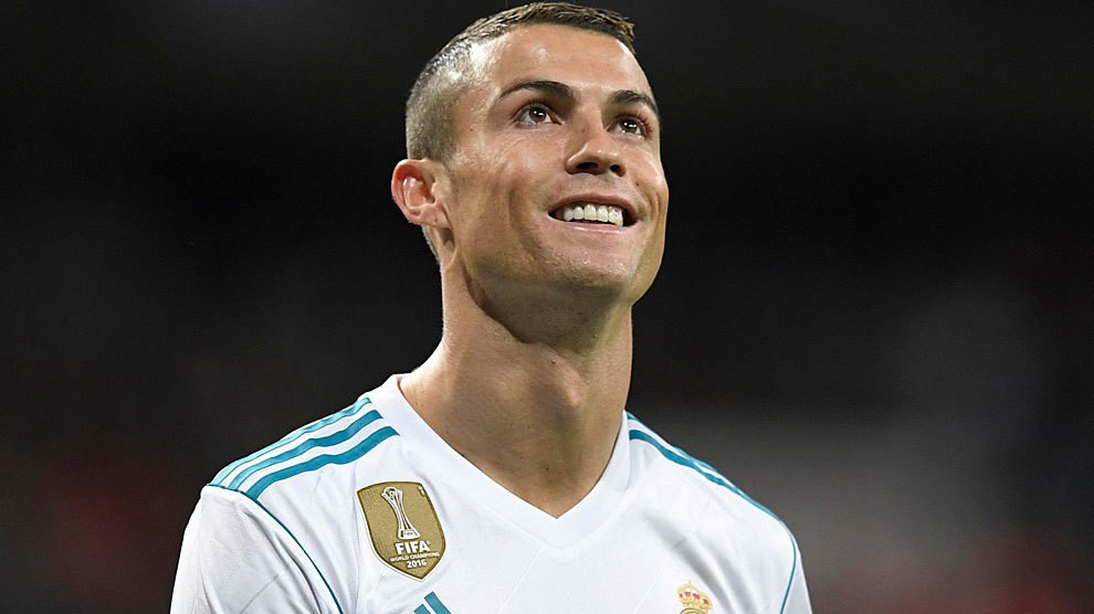 Xoay 180 độ, Real “chiều” Ronaldo bằng tiền thưởng khủng để thuyết phục ở lại