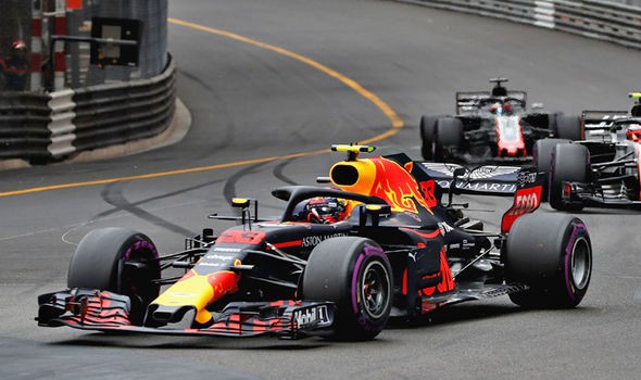 Trẻ trâu Max Verstappen dọa dùng thiết đầu công nếu bị chỉ trích  - Ảnh 4.