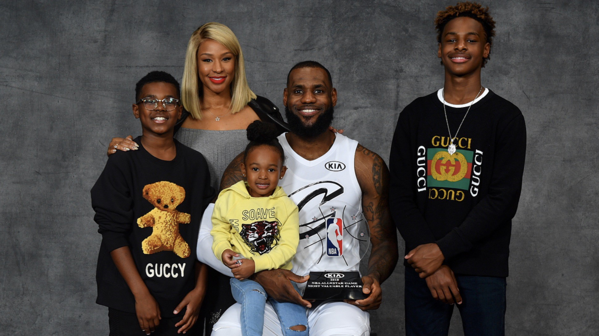 Tương lai của LeBron James: Một lòng vì gia đình