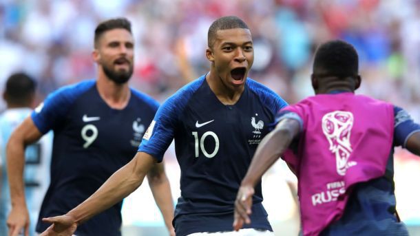 Làm lu mờ Messi, người hùng Mbappe tặng cả tiền thi đấu làm từ thiện