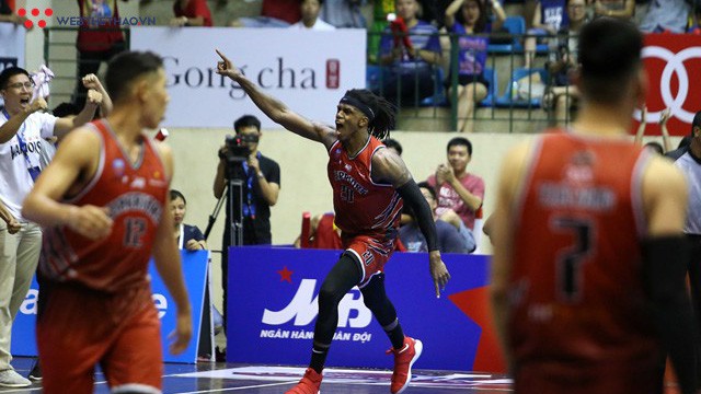 Cảm xúc vỡ òa khi Thanglong Warriors lội ngược dòng thành công trước Saigon Heat