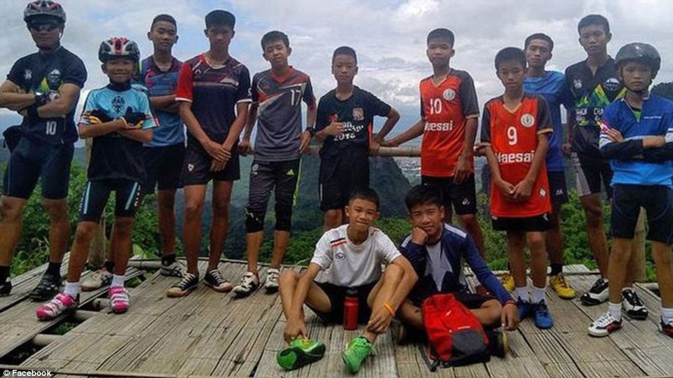 Toàn bộ các thành viên đội bóng Thái Lan đã được giải cứu