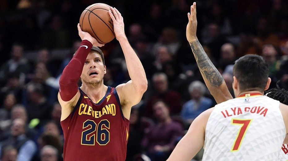 Xạ thủ Kyle Korver đang nằm trong danh sách trao đổi của Cavaliers