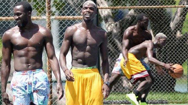 Không chỉ World Cup, Lukaku và Pogba còn đối đầu trên sân bóng rổ