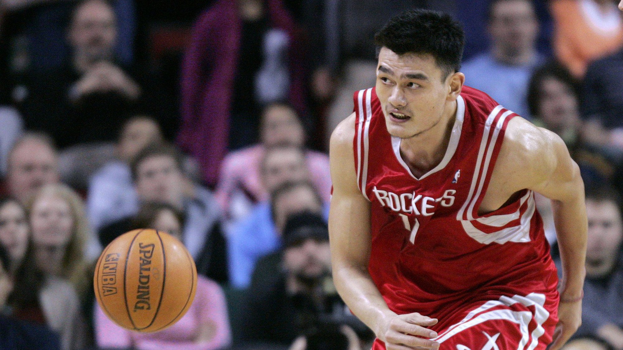 Huyền thoại bóng rổ Trung Quốc Yao Ming tốt nghiệp đại học ở tuổi 38