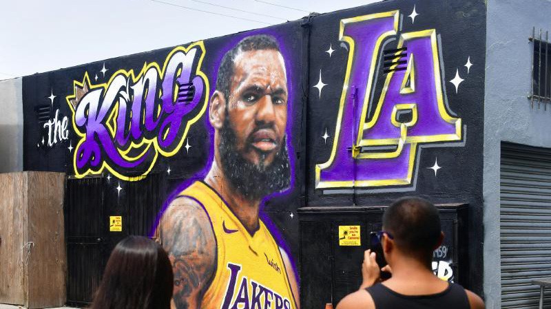 Nhẫn kiếm đủ, kỷ lục cũng thừa, đến lúc LeBron James thoả mãn bản thân tại Lakers