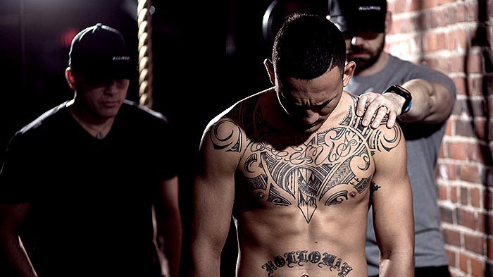 "Ngộ độc nước" - thứ có thể đã khiến Max Holloway vào viện - chính xác là gì?