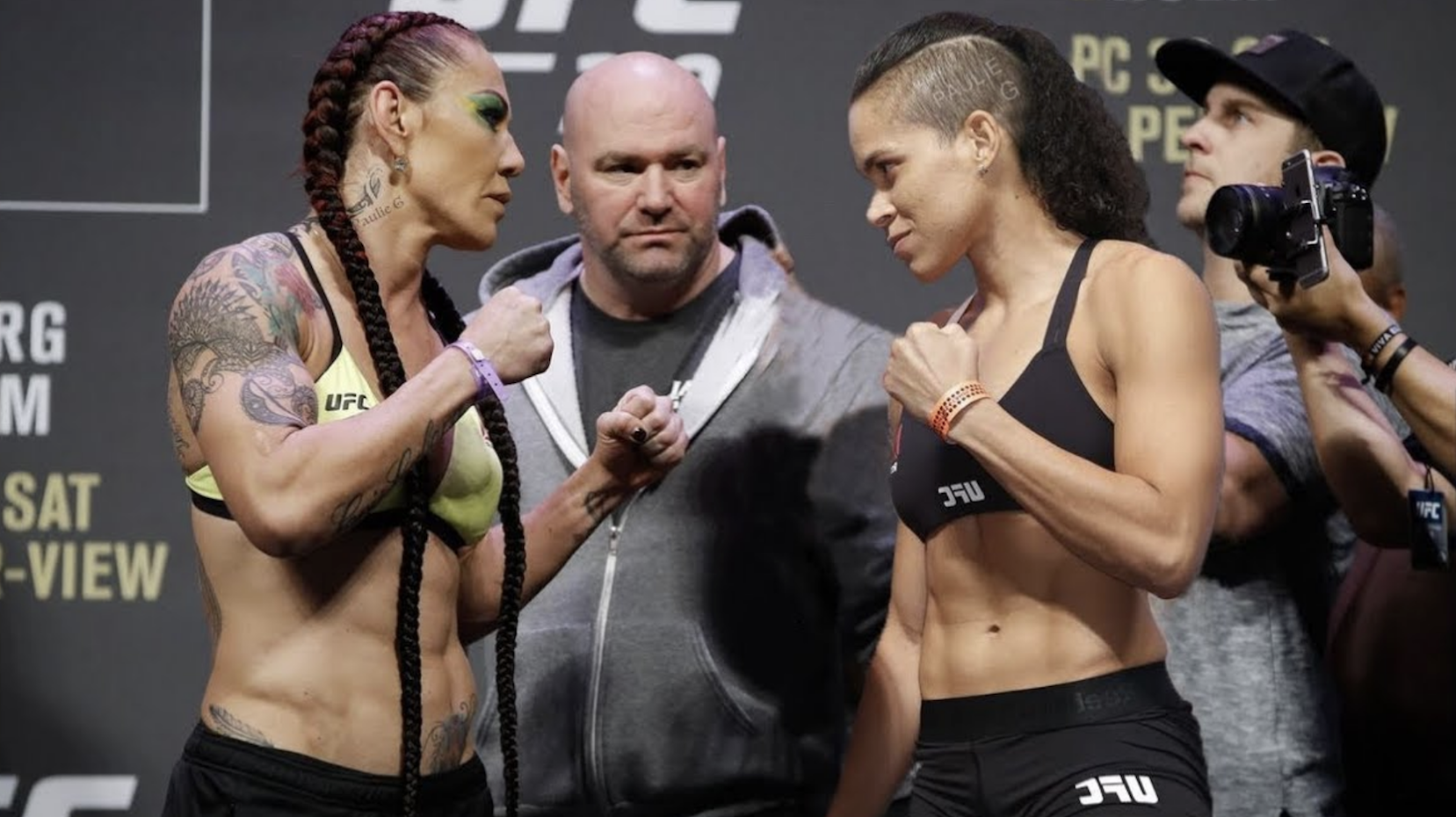 Hai nhà vô địch UFC tranh cãi về thời điểm diễn ra trận Superfight tiếp theo