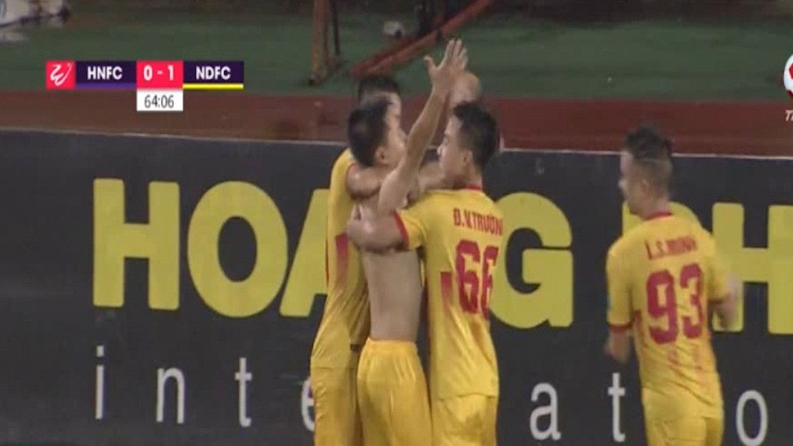 Siêu phẩm của Thế Vương vào lưới Hà Nội FC, khiến cả sân Hàng Đẫy "nổ tung"