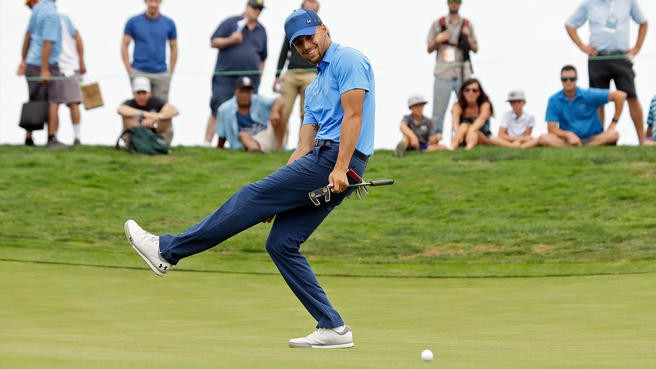 Stephen Curry suýt chấn thương trên sân Golf