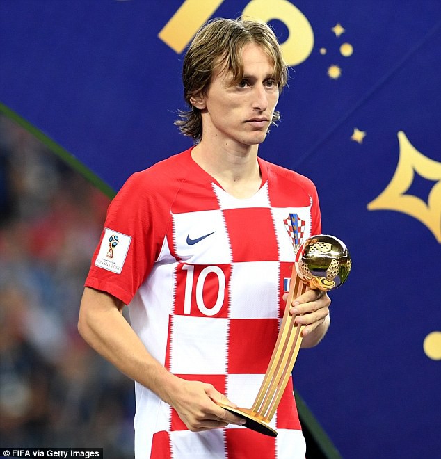 Hụt bóng vàng World Cup, Griezmann vẫn là ứng viên số 1 cho quả bóng vàng xịn - Ảnh 3. Hụt bóng vàng World Cup, Griezmann vẫn là ứng viên số 1 cho quả bóng vàng xịn - Ảnh 3.