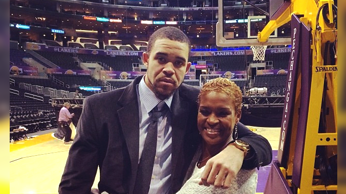 JaVale McGee đến Lakers không phải chỉ do LeBron James mà còn là vì mẹ
